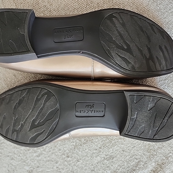Anne Klein Metallic Gold Loafers Women Size 9 - Picture 5 of 7